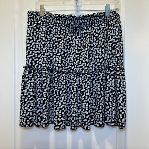 Alelly Black and White Floral Mini Skirt Size XL